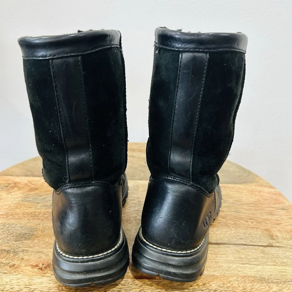 UGG Australia Men's Size 8 Black Leather Suede Shearling Lined Boots Rugged Sole